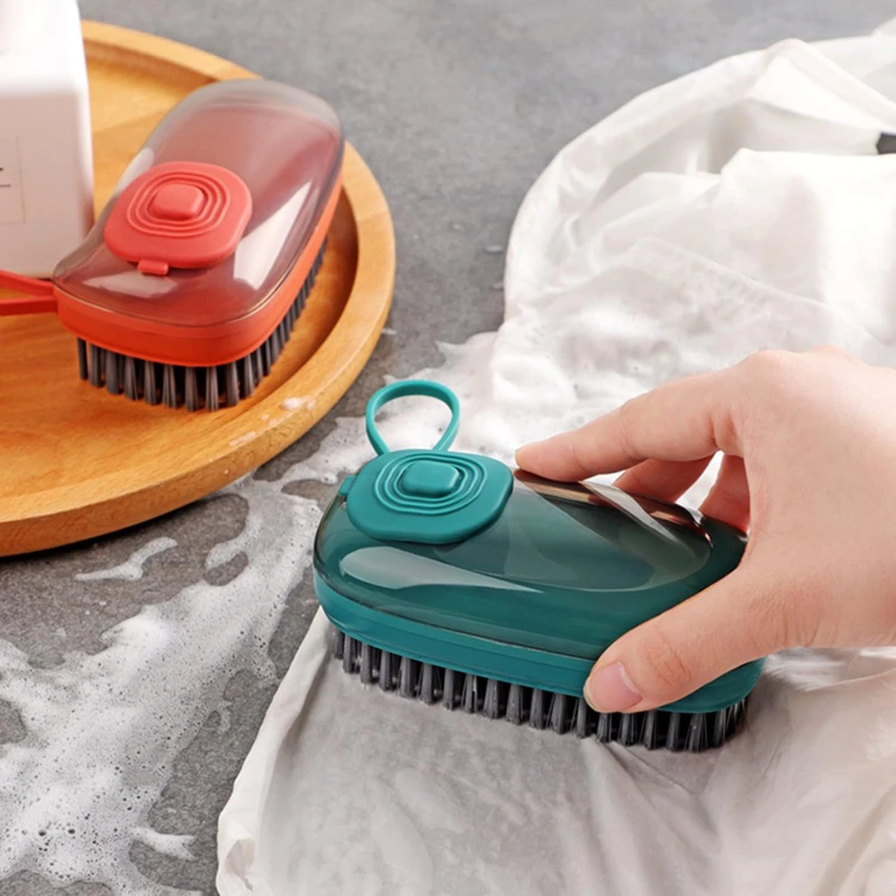 3 in 1 Brush with Liquid Dispenser